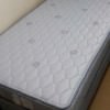 Se vende Cama marca Mica, plaza y media, $80.000