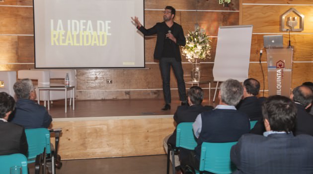  “Conectándonos con el futuro”